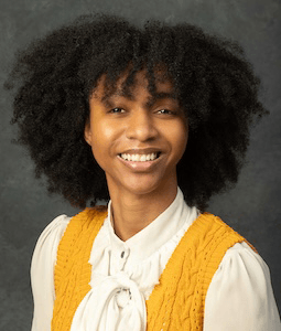 headshot of Tea Smith