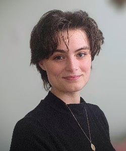 headshot image of Suzannah Bozarth